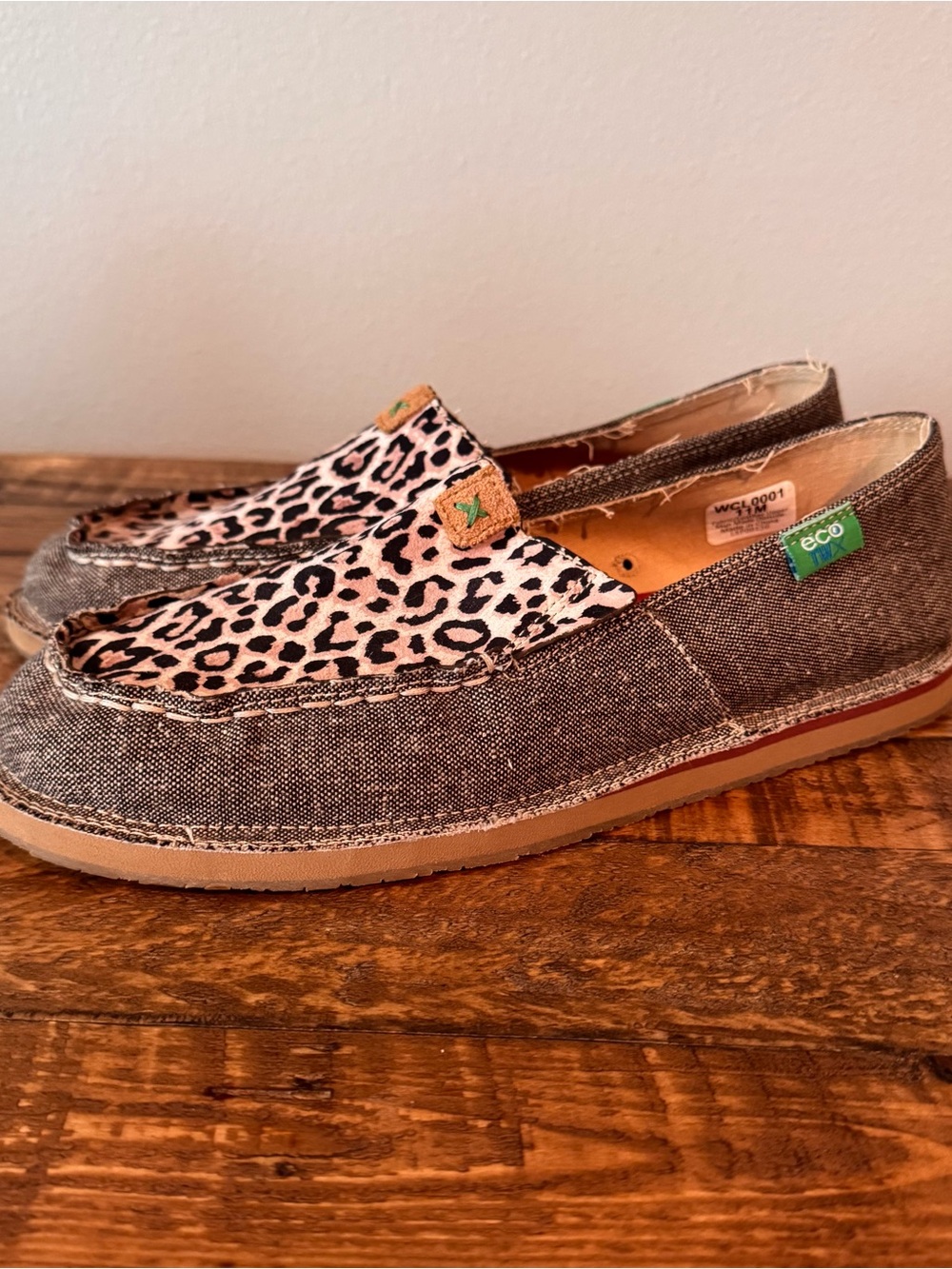 Twisted X EcoTEX Gray Canvas Slip-On Shoes with Leopard Accent and Red Insole - Picture 9 of 10